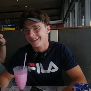 Meet your Posher, Divan